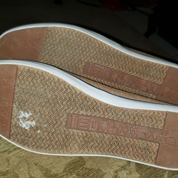 NAUTICA, Women's Boat shoes - sz 10, new. Felt material top, leather shoestrings - Picture 3 of 3